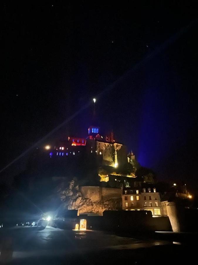 Maison Jullouville Au Calme Esterno foto
