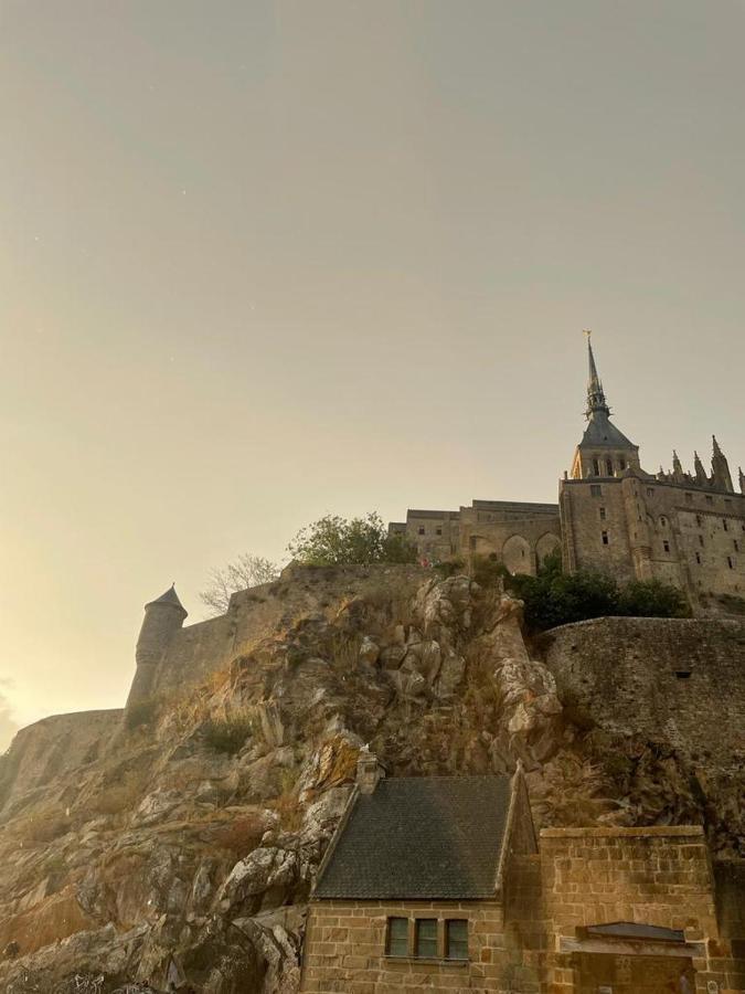 Maison Jullouville Au Calme Esterno foto